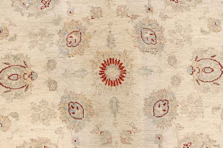 Blanched Almond Ziegler 6' 6 x 9' 7 - No. 64593 - ALRUG Rug Store