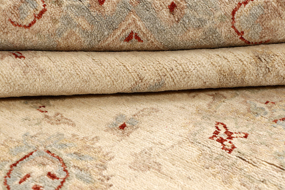 Blanched Almond Ziegler 6' 6 x 9' 7 - No. 64593 - ALRUG Rug Store