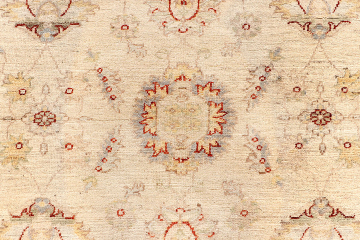 Blanched Almond Ziegler 6' 7 x 9' 9 - No. 64601 - ALRUG Rug Store