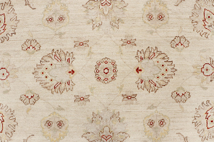 Blanched Almond Ziegler 6' 7 x 9' 10 - No. 64618 - ALRUG Rug Store