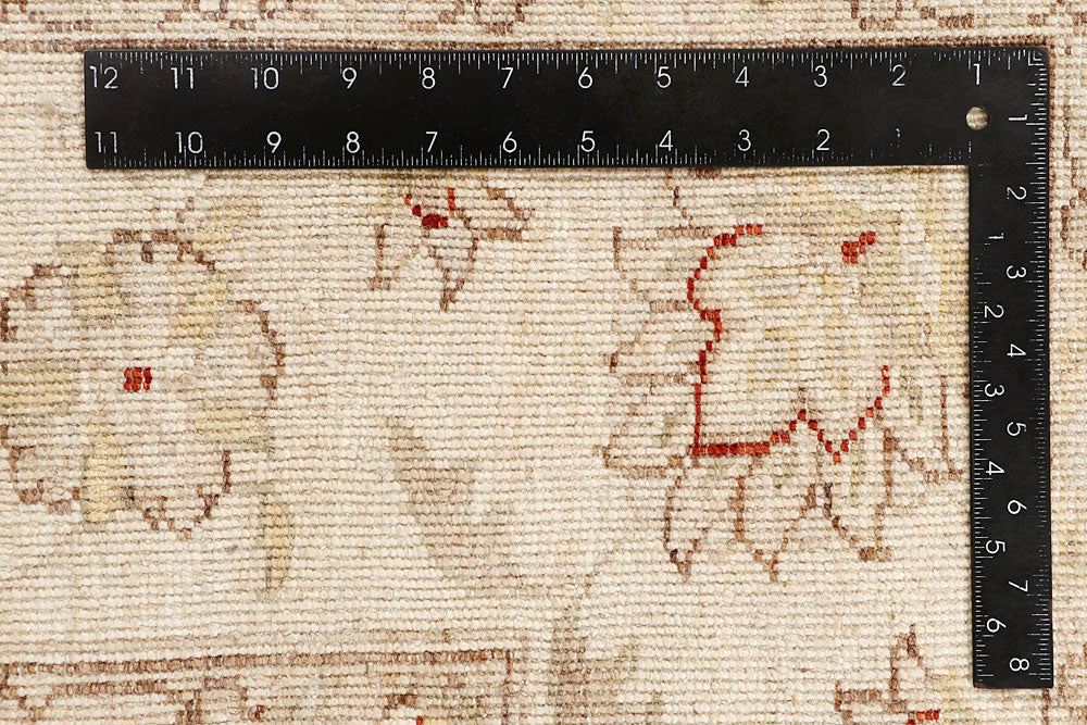 Blanched Almond Ziegler 6' 7 x 9' 10 - No. 64618 - ALRUG Rug Store