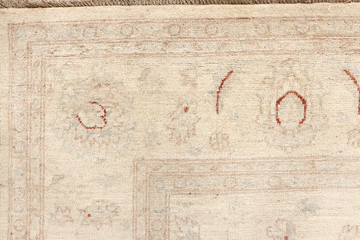 Blanched Almond Ziegler 6' 5 x 9' 9 - No. 64625 - ALRUG Rug Store