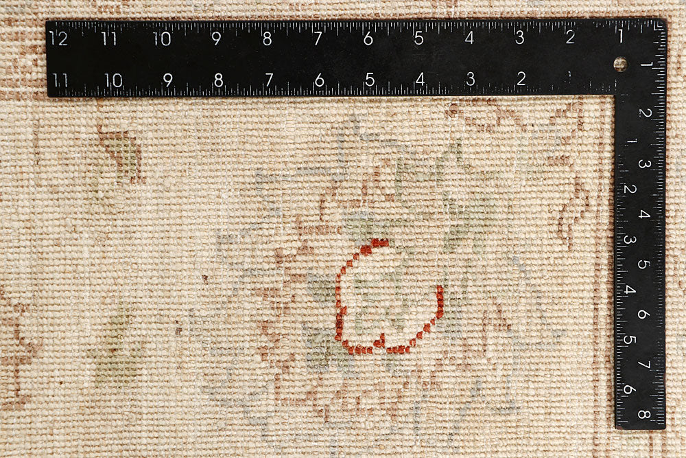 Blanched Almond Ziegler 6' 5 x 9' 9 - No. 64625 - ALRUG Rug Store