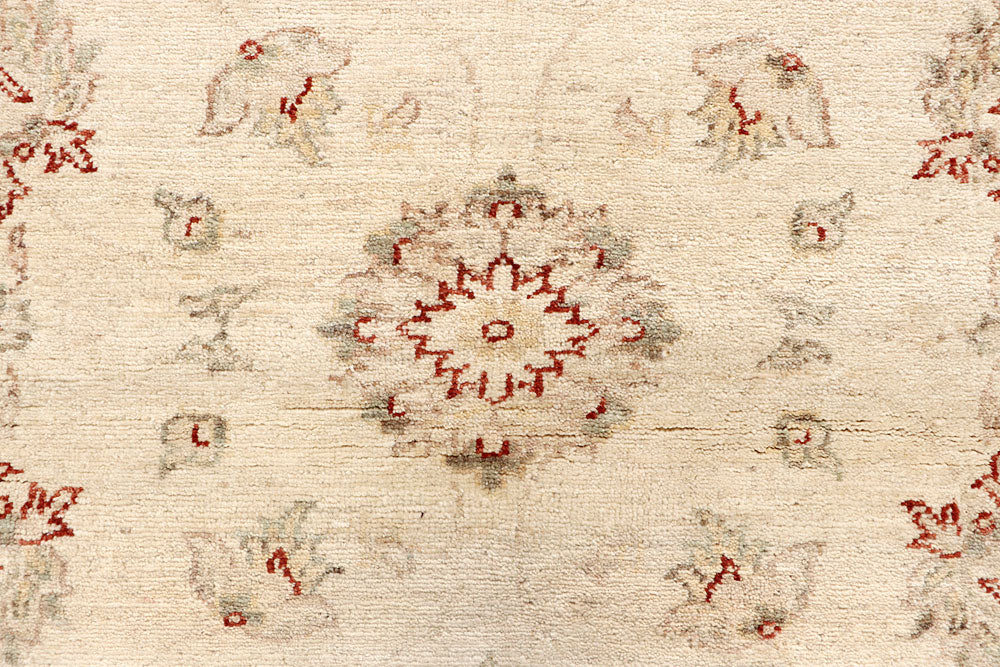 Blanched Almond Ziegler 4' x 5' 10 - No. 64632 - ALRUG Rug Store