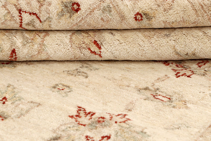 Blanched Almond Ziegler 4' x 5' 10 - No. 64632 - ALRUG Rug Store