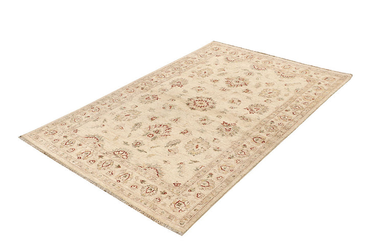 Blanched Almond Ziegler 4' x 5' 10 - No. 64632 - ALRUG Rug Store