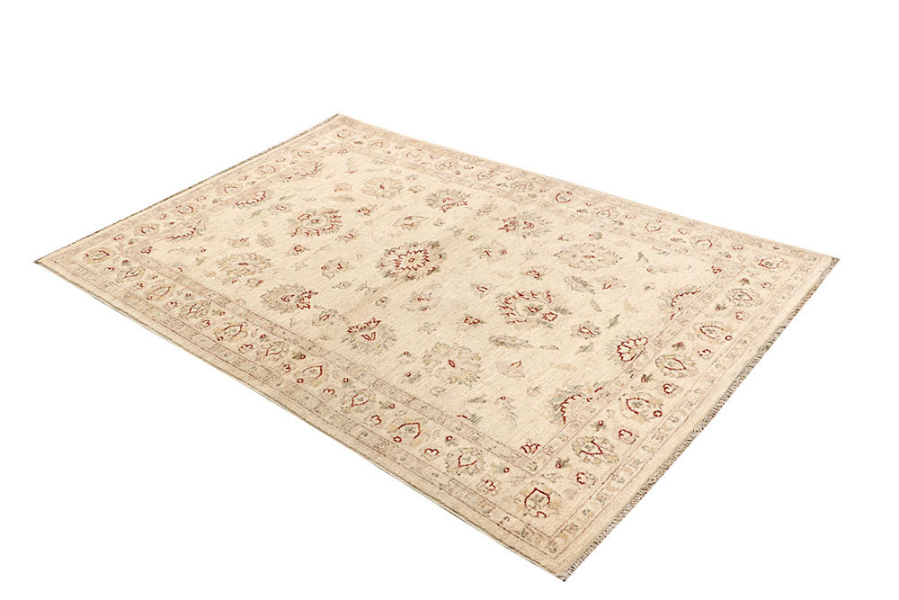 Blanched Almond Ziegler 4' x 5' 10 - No. 64632 - ALRUG Rug Store