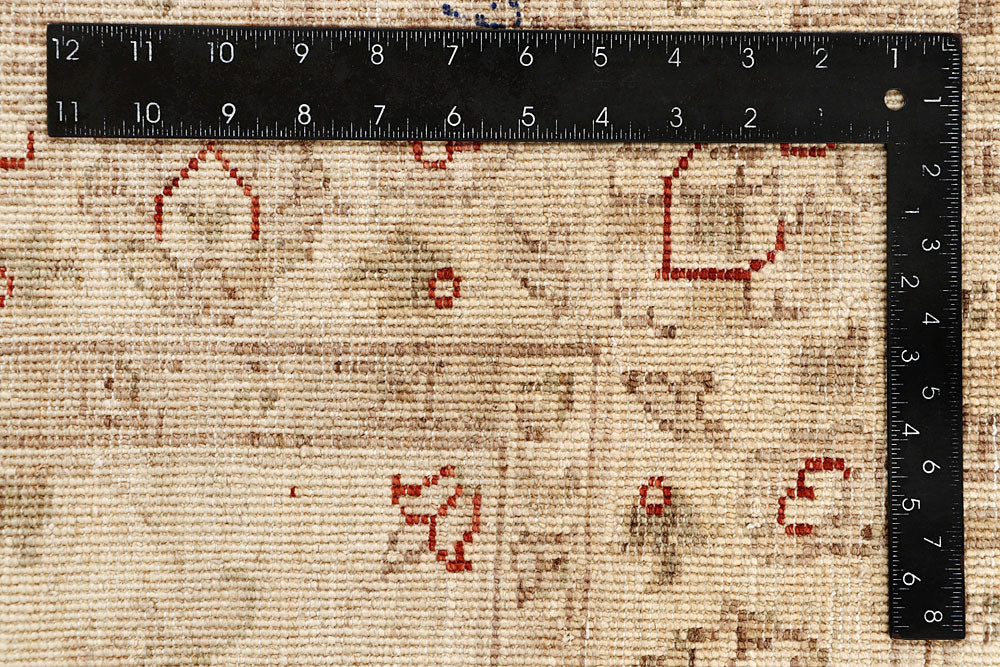 Blanched Almond Ziegler 4' x 5' 10 - No. 64632 - ALRUG Rug Store