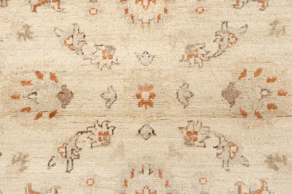 Blanched Almond Ziegler 4' x 5' 11 - No. 64634 - ALRUG Rug Store