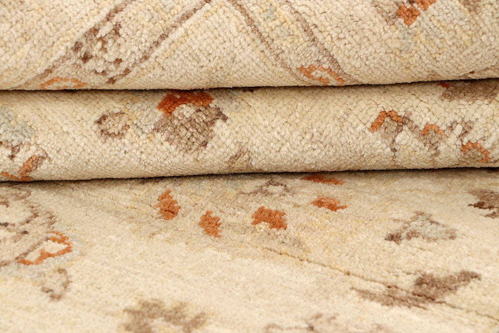 Blanched Almond Ziegler 4' x 5' 11 - No. 64634 - ALRUG Rug Store