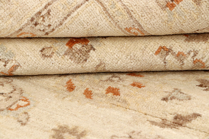 Blanched Almond Ziegler 4' x 5' 11 - No. 64634 - ALRUG Rug Store