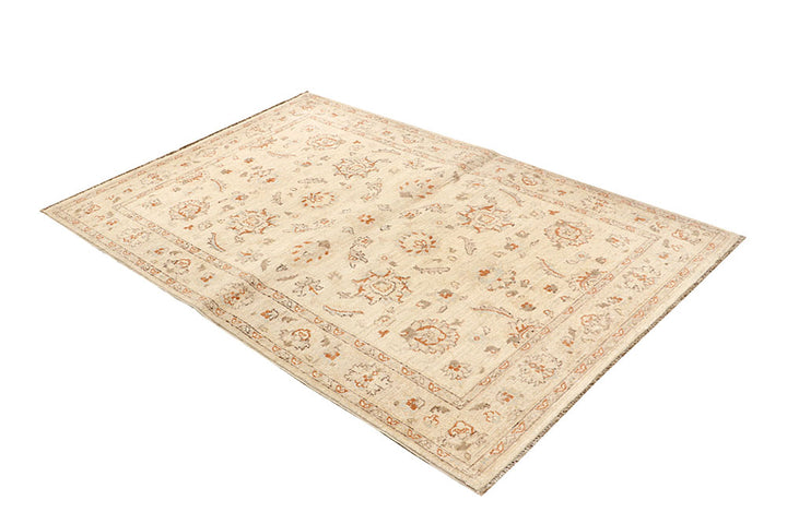 Blanched Almond Ziegler 4' x 5' 11 - No. 64634 - ALRUG Rug Store