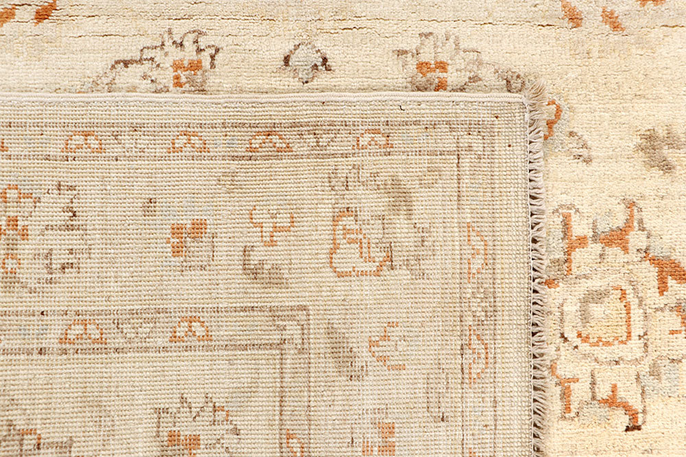 Blanched Almond Ziegler 4' x 5' 11 - No. 64634 - ALRUG Rug Store