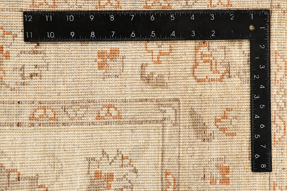 Blanched Almond Ziegler 4' x 5' 11 - No. 64634 - ALRUG Rug Store