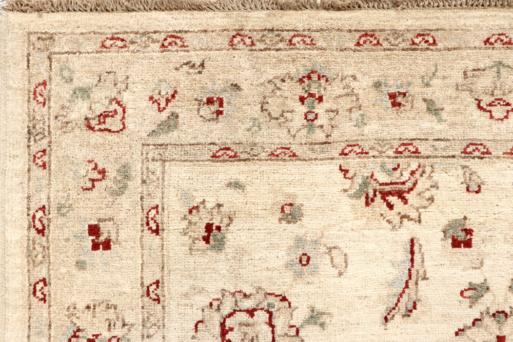 Blanched Almond Ziegler 4' x 5' 9 - No. 64653 - ALRUG Rug Store