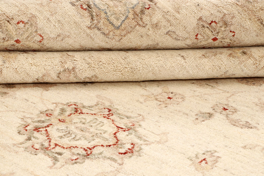 Blanched Almond Ziegler 7' 9 x 9' 8 - No. 64686 - ALRUG Rug Store