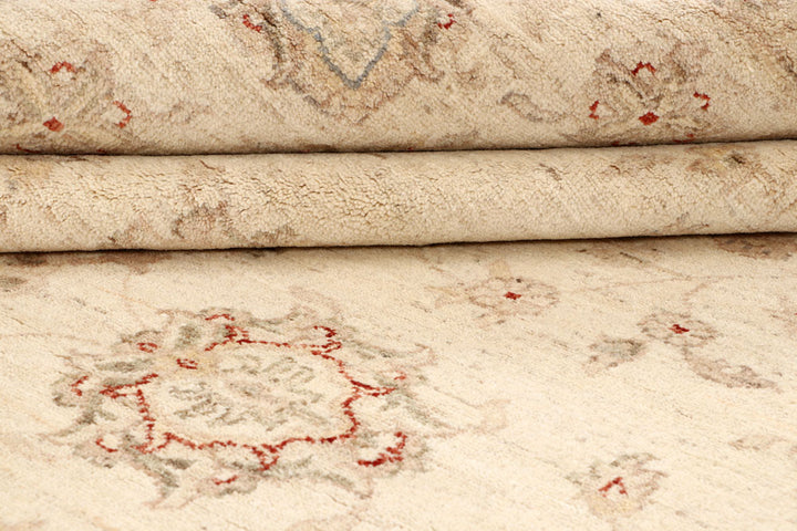 Blanched Almond Ziegler 7' 9 x 9' 8 - No. 64686 - ALRUG Rug Store