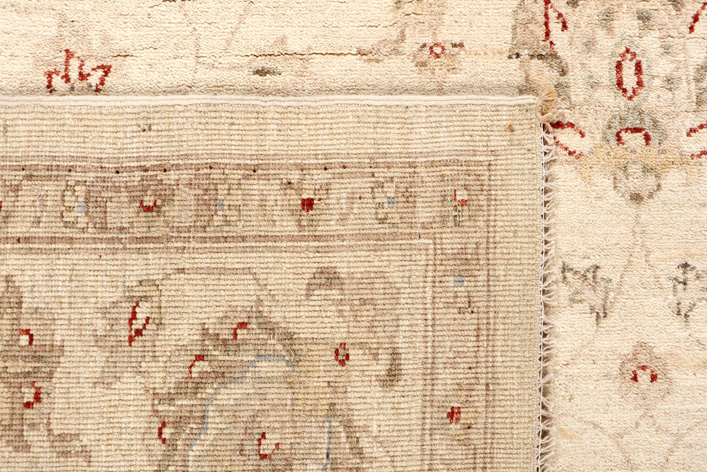 Blanched Almond Ziegler 7' 9 x 9' 8 - No. 64686 - ALRUG Rug Store