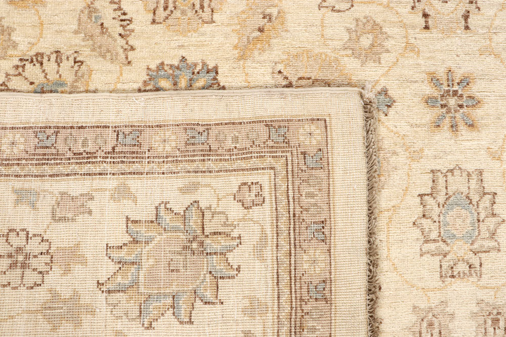 Blanched Almond Ziegler 7' 10 x 10' 2 - No. 64728 - ALRUG Rug Store