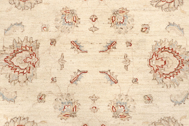 Blanched Almond Ziegler 7' 7 x 9' 9 - No. 64736 - ALRUG Rug Store