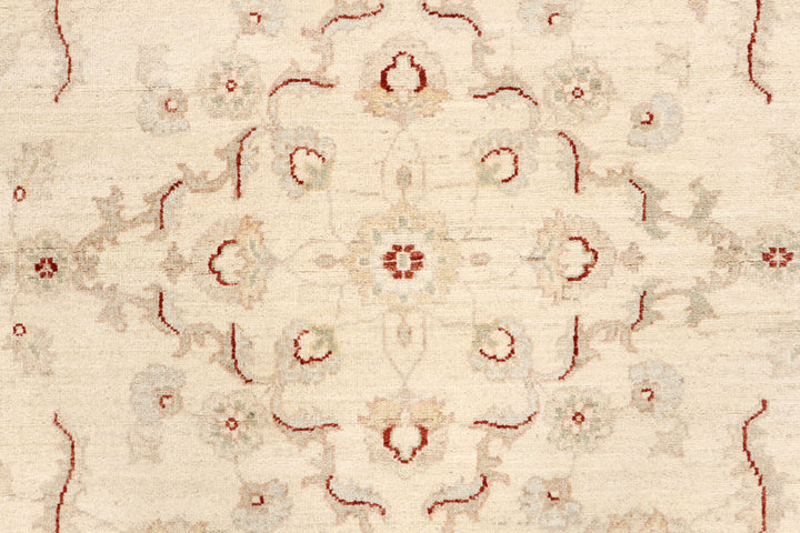 Blanched Almond Ziegler 7' 11 x 9' 11 - No. 64742 - ALRUG Rug Store