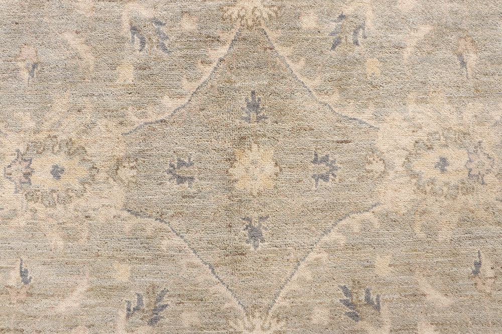 Blanched Almond Ziegler 9' 11 x 14' 1 - No. 64879 - ALRUG Rug Store