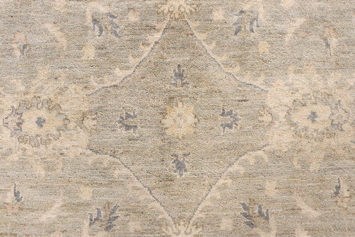 Blanched Almond Ziegler 9' 11 x 14' 1 - No. 64879 - ALRUG Rug Store