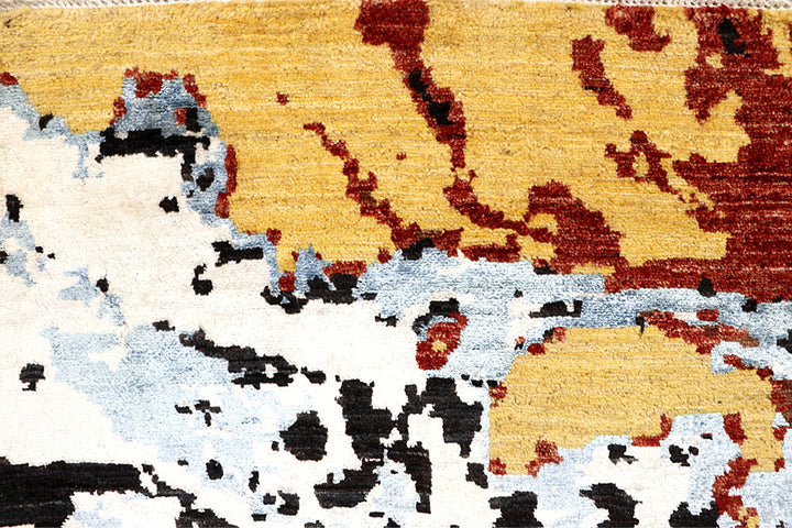 Multi Colored Abstract 5' 11 x 5' 11 - No. 65095 - ALRUG Rug Store