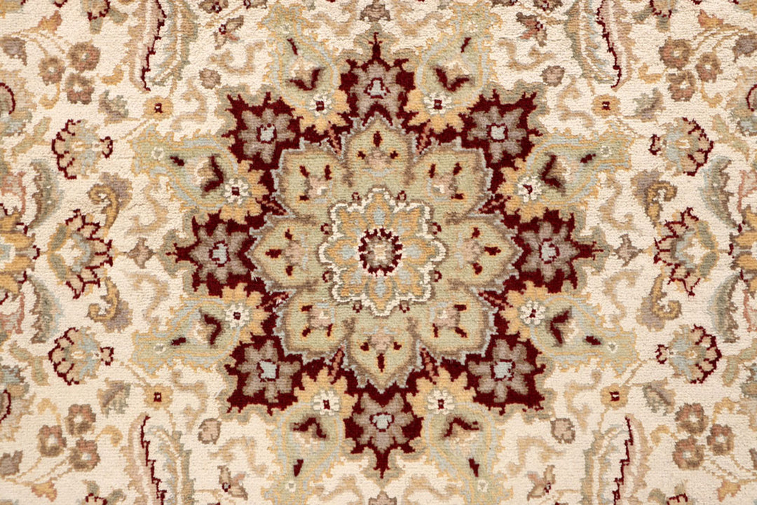 Cornsilk Isfahan 4' x 6' 4 - No. 65248