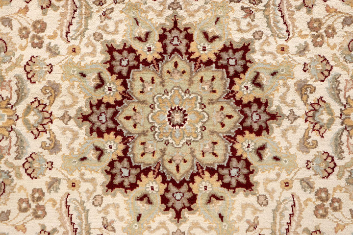 Cornsilk Isfahan 4' x 6' 4 - No. 65248