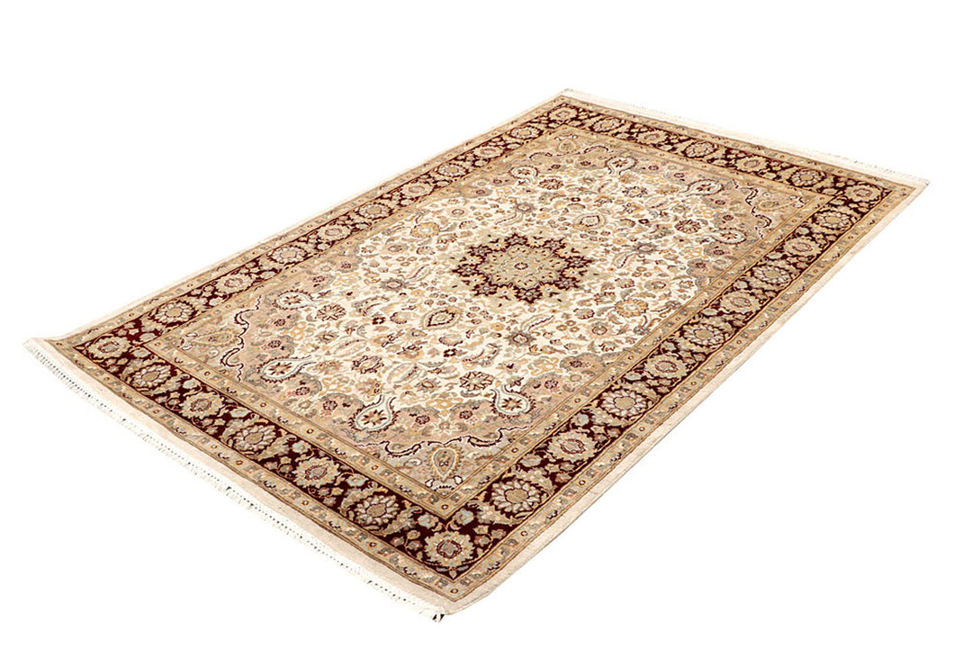 Cornsilk Isfahan 4' x 6' 4 - No. 65248