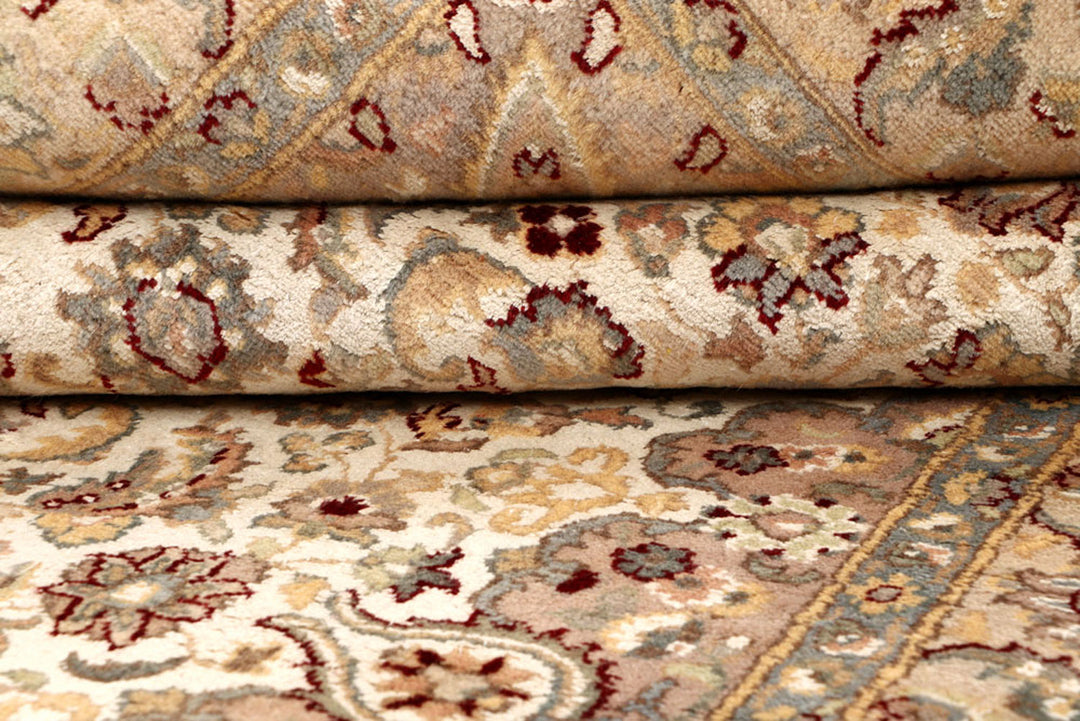 Ivory Isfahan 4' 1 x 5' 11 - No. 65249