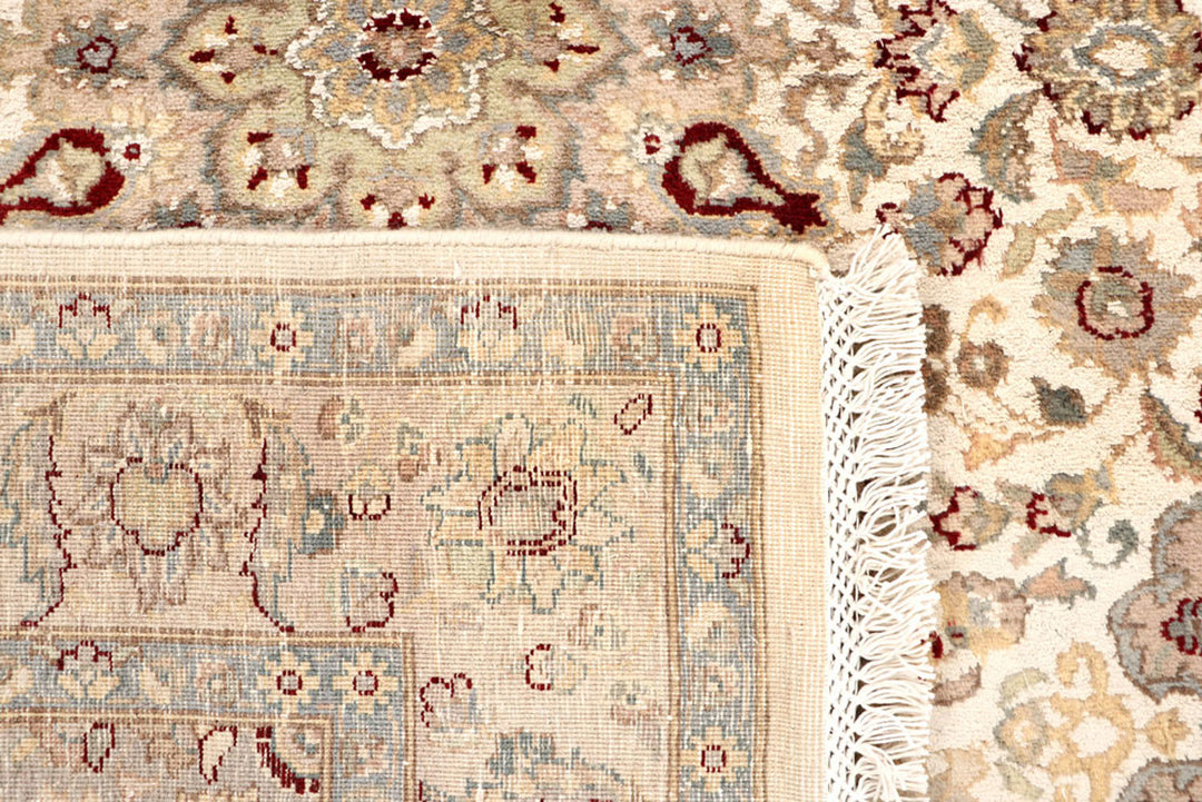 Ivory Isfahan 4' 1 x 5' 11 - No. 65249