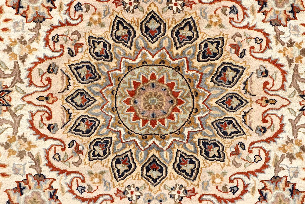Ivory Isfahan 4' 1 x 6' 2 - No. 65250 - ALRUG Rug Store