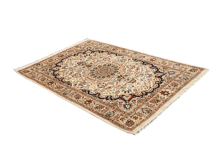Ivory Isfahan 4' 1 x 6' 2 - No. 65250 - ALRUG Rug Store