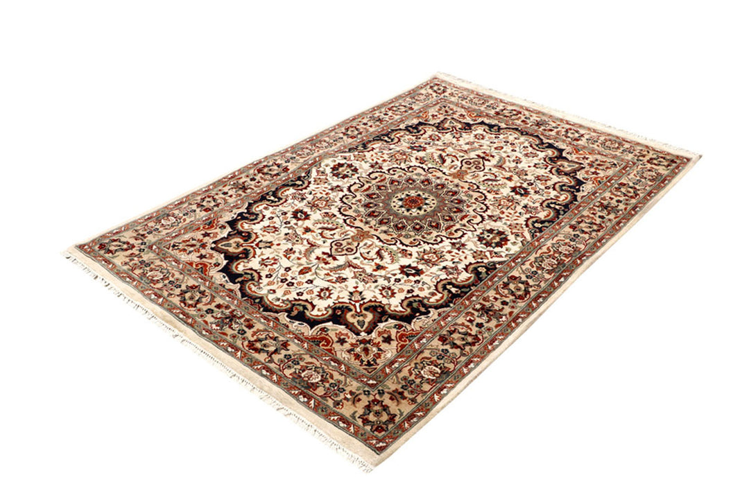 Ivory Isfahan 4' x 6' - No. 65251