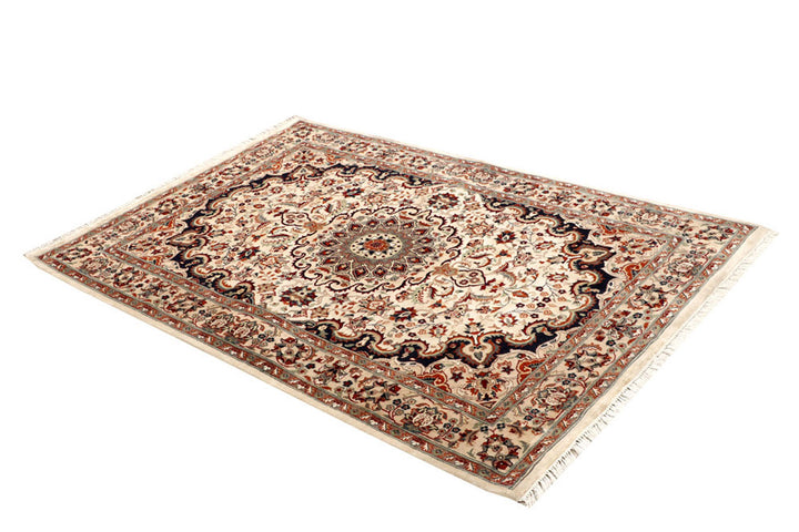 Ivory Isfahan 4' x 6' - No. 65251