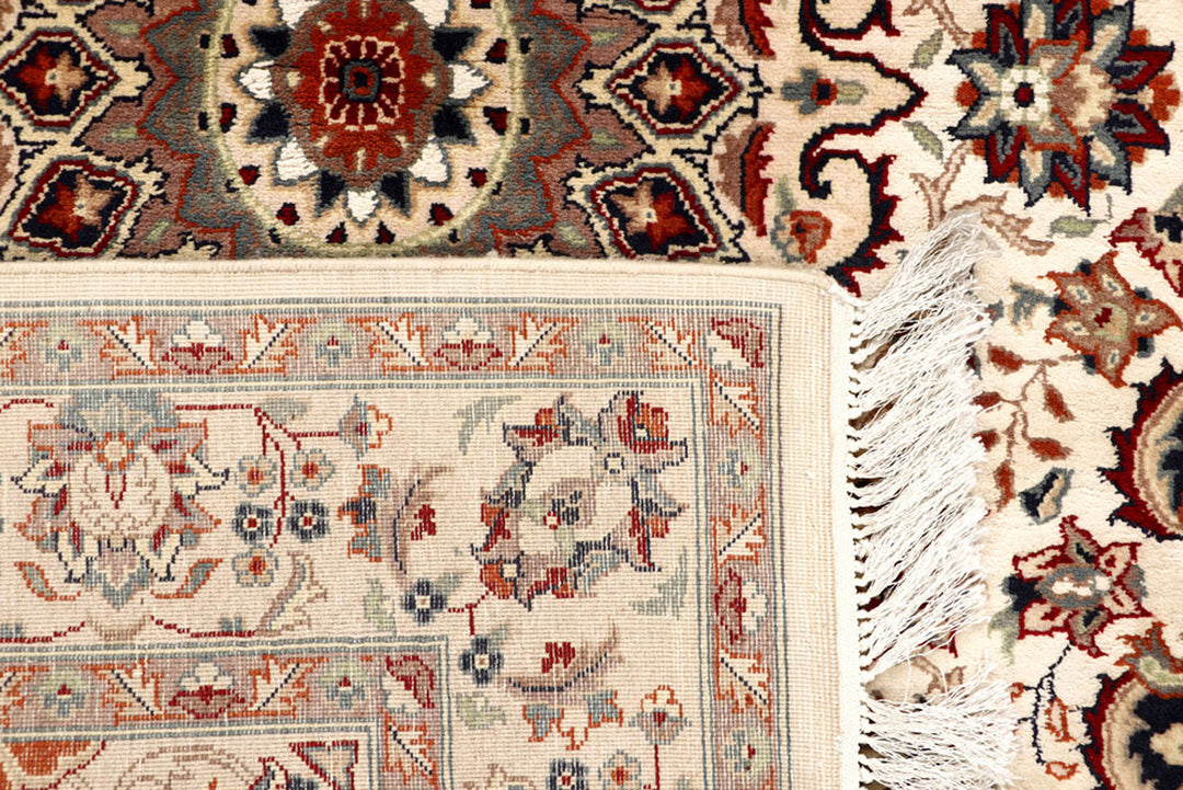 Ivory Isfahan 4' x 6' - No. 65251