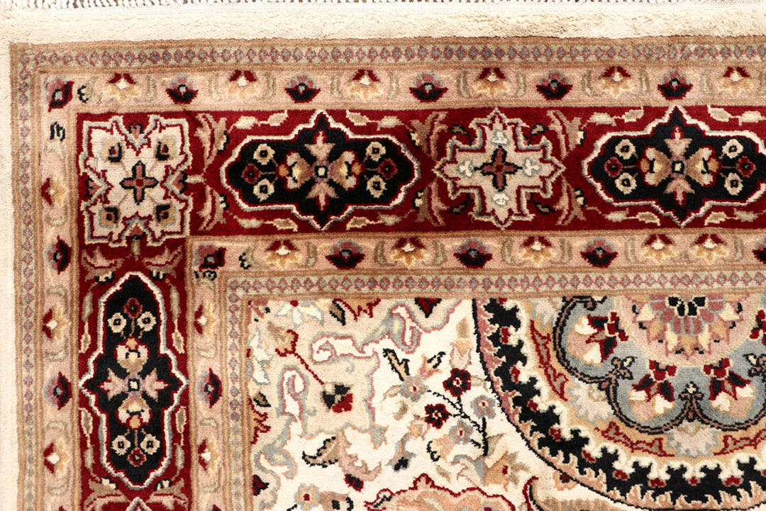 Ivory Isfahan 4' x 6' 3 - No. 65253