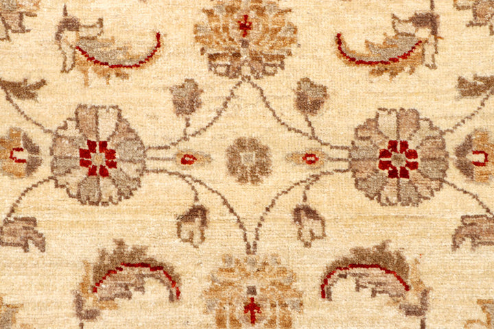 Navajo White Ziegler 2' 7 x 7' 7 - No. 65265 - ALRUG Rug Store