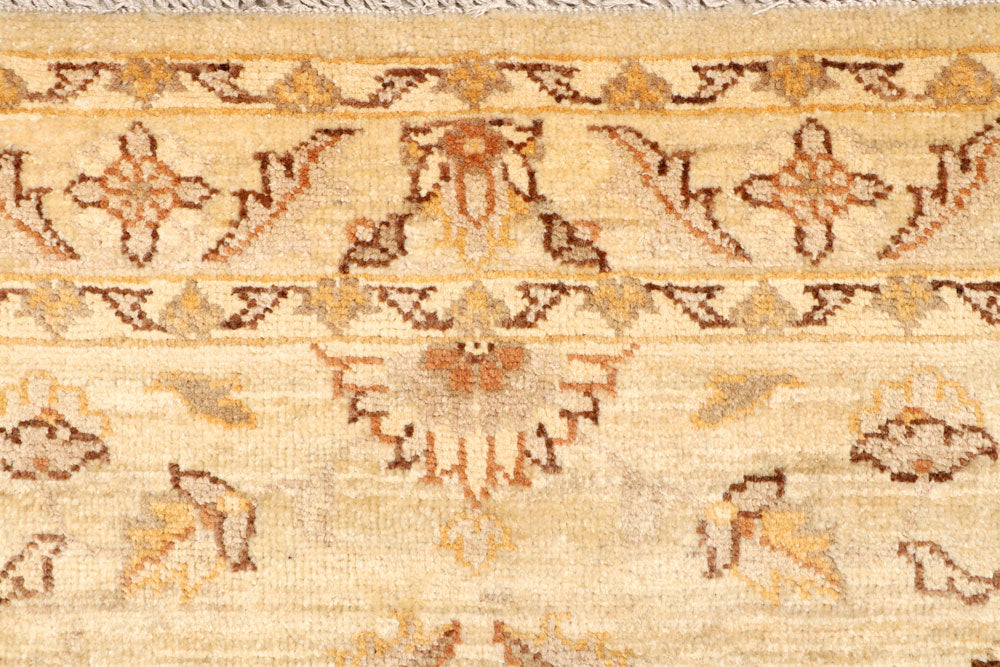 Navajo White Ziegler 2' 7 x 9' 11 - No. 65274 - ALRUG Rug Store