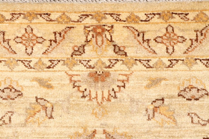 Navajo White Ziegler 2' 7 x 9' 11 - No. 65274 - ALRUG Rug Store
