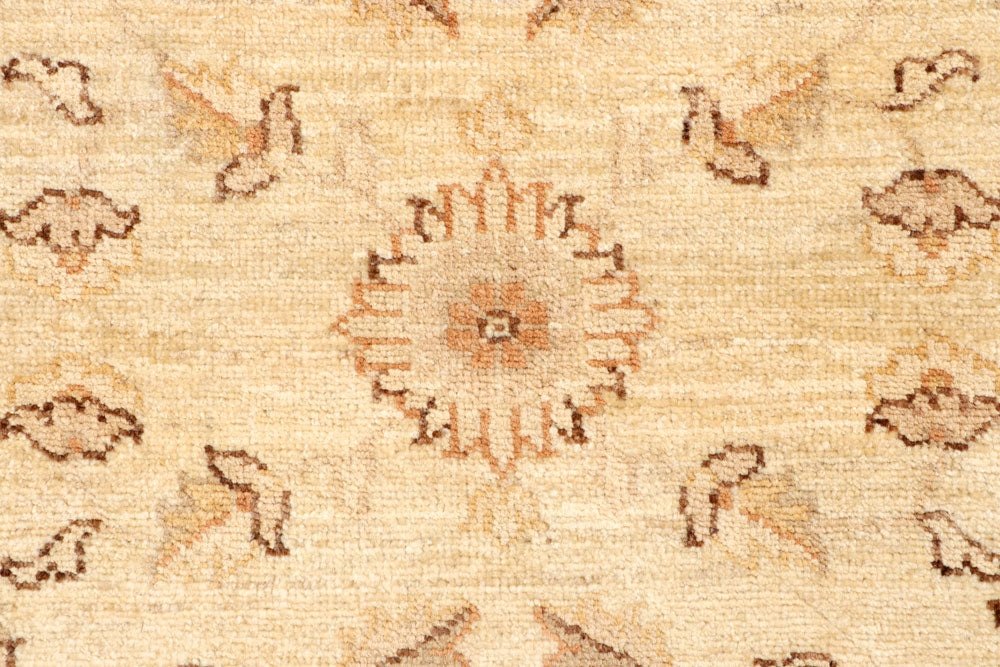 Navajo White Ziegler 2' 7 x 9' 11 - No. 65274 - ALRUG Rug Store
