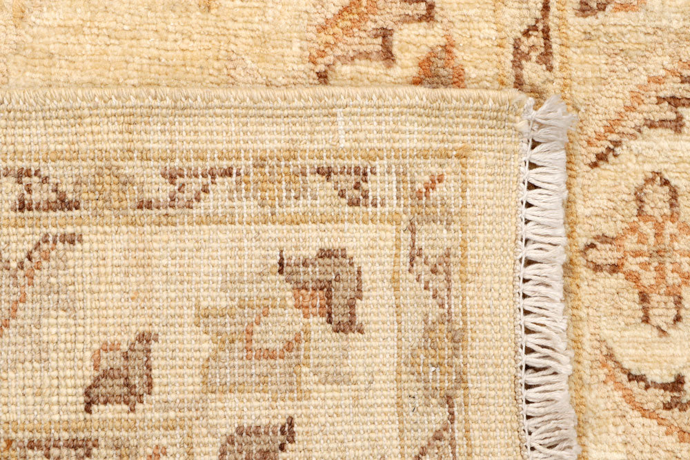 Navajo White Ziegler 2' 7 x 9' 11 - No. 65274 - ALRUG Rug Store