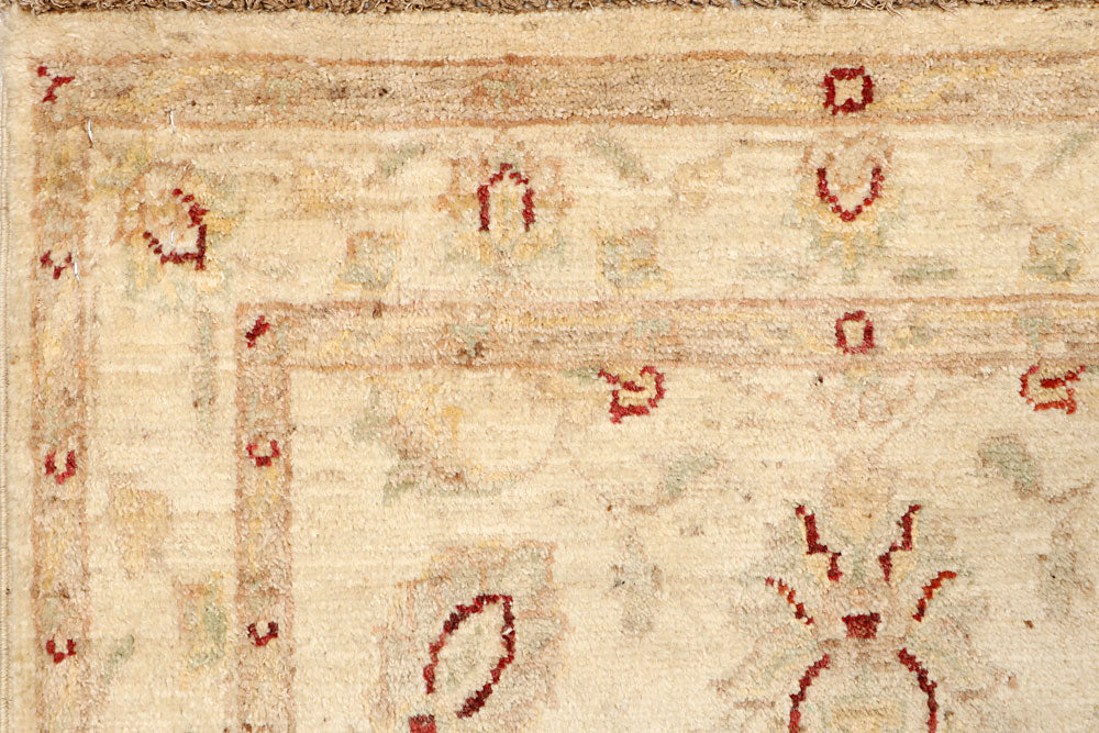 Blanched Almond Ziegler 2' 7 x 9' 8 - No. 65295 - ALRUG Rug Store