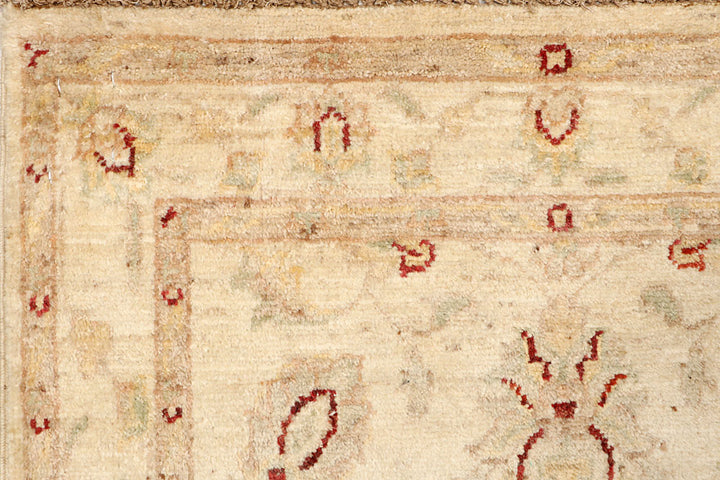 Blanched Almond Ziegler 2' 7 x 9' 8 - No. 65295 - ALRUG Rug Store