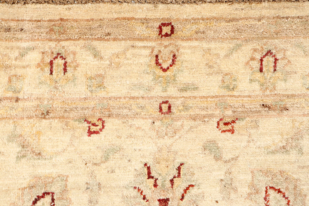 Blanched Almond Ziegler 2' 7 x 9' 8 - No. 65295 - ALRUG Rug Store