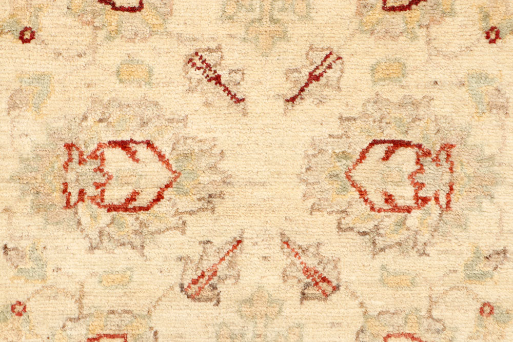 Blanched Almond Ziegler 2' 7 x 9' 8 - No. 65295 - ALRUG Rug Store