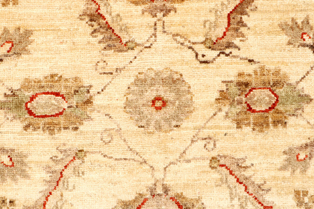 Blanched Almond Ziegler 2' 9 x 9' 7 - No. 65313 - ALRUG Rug Store