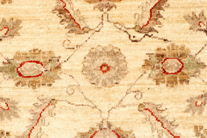 Blanched Almond Ziegler 2' 9 x 9' 7 - No. 65313 - ALRUG Rug Store
